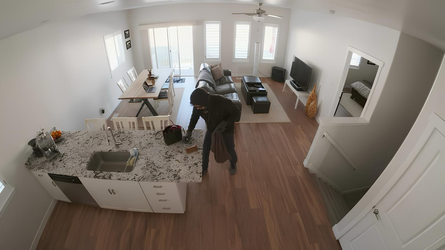 See Every Corner. Every Detail. In 2K Clarity​